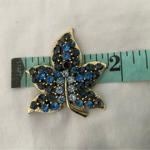 Sarah Coventry Gold and Blue Leaf Brooch - Picture 3 of 5